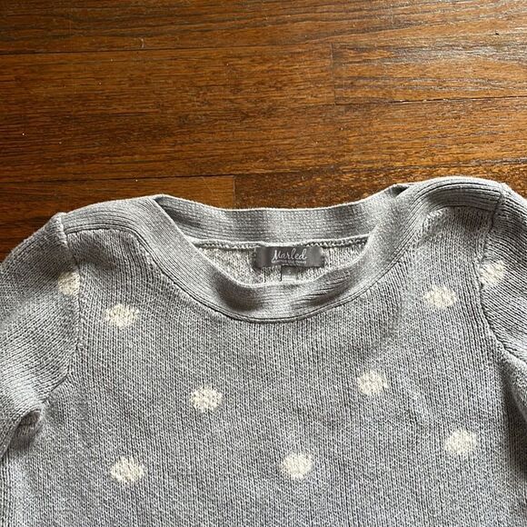 Marled Gray and White Polka Dot Sweater - Picture 4 of 8
